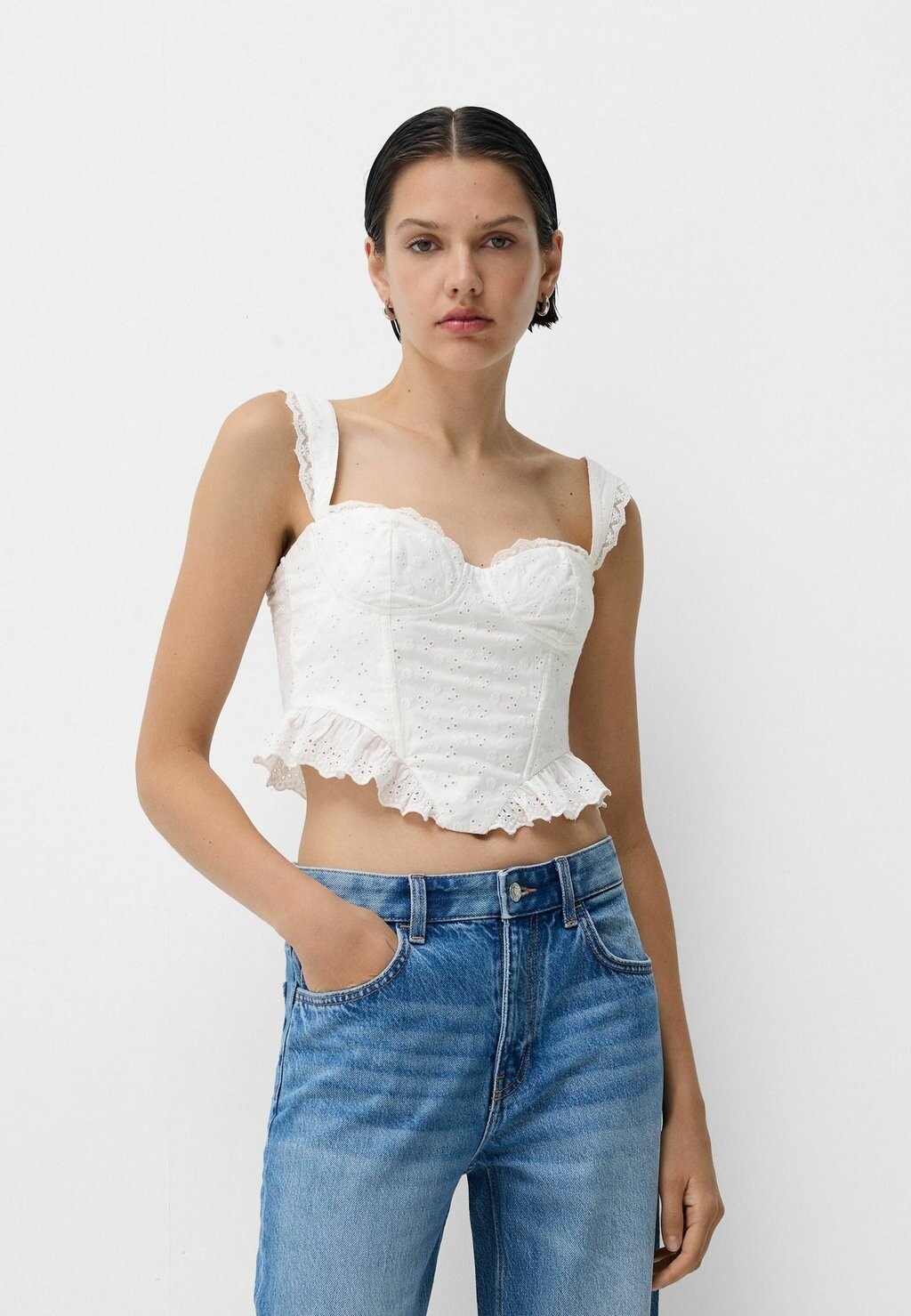 

Блуза RUFFLED WITH EMBROIDERY Bershka, бежевый