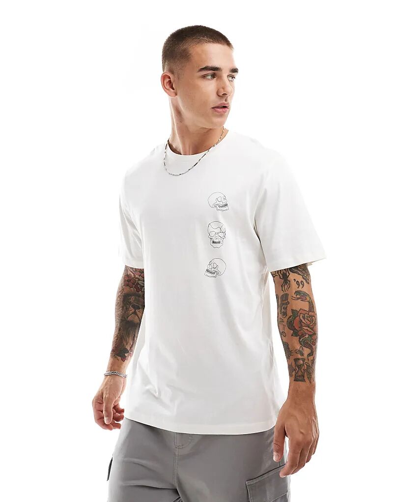 

Футболка большого размера с принтом черепа на спине белого цвета Jack & Jones