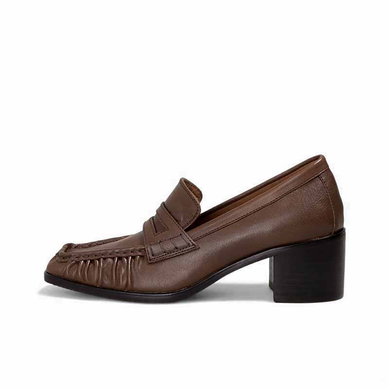 SHOEMAKER QUEEN Лоферы женские чайно-умбристые, цвет Tea Brown Umber