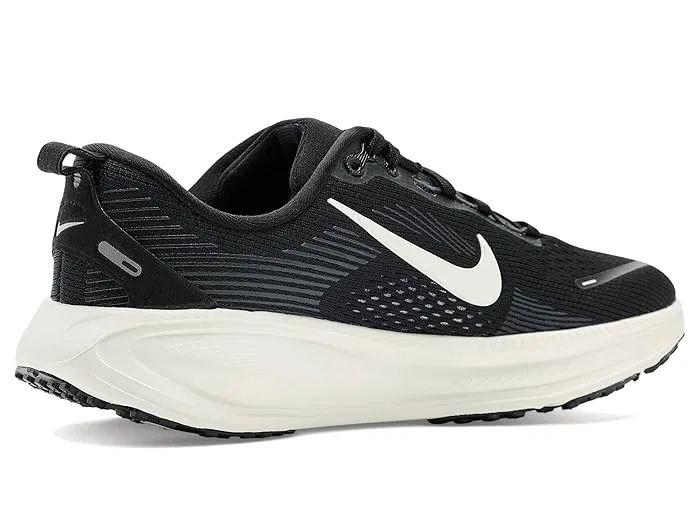 Кроссовки беговые Vomero 18 Nike Kids, Black/Summit White/Coconut Milk/Iron Ore — фото 4
