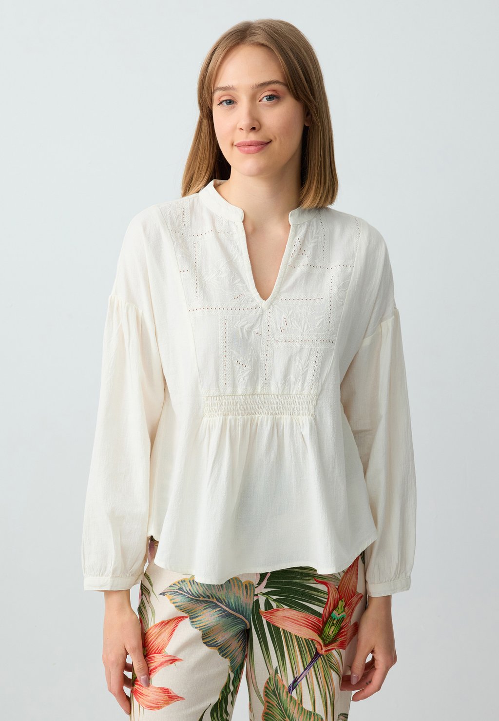 

Блуза RELAXED FIT V-NECK LONG SLEEVE Jimmy Key, кремовый