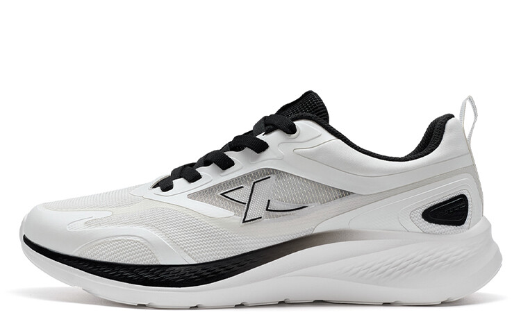 

Кроссовки мужские низкие белые/черные Xtep