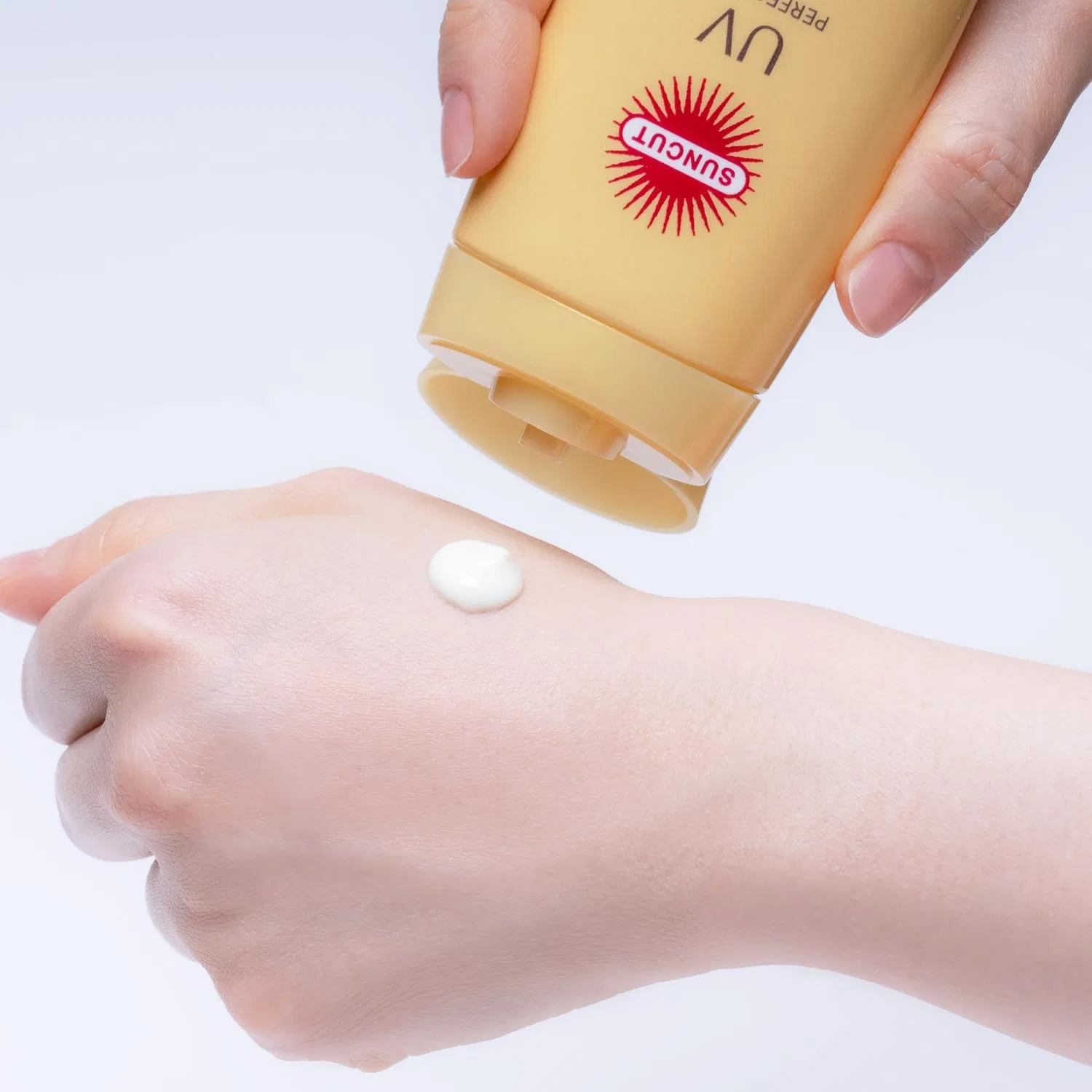 Солнцезащитный гель Suncut Perfect UV Gel SPF50+ PA++++, 80 г, белый — фото 3
