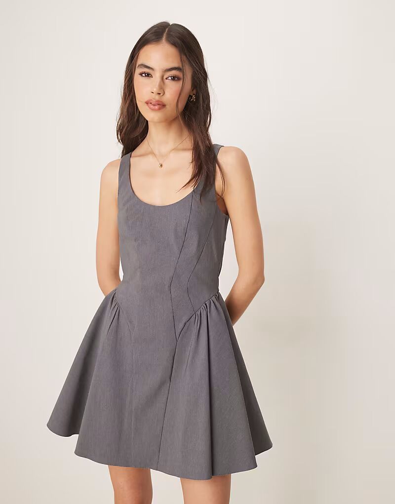

ASOS DESIGN Высокое бенгальское мини-платье с круглым вырезом, структурированное, с развевающейся юбкой, угольного цвета ASOS Tall