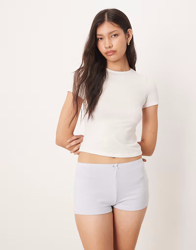 

Мягкие пижамные шорты микс и подбор светло-голубого цвета Gina Tricot