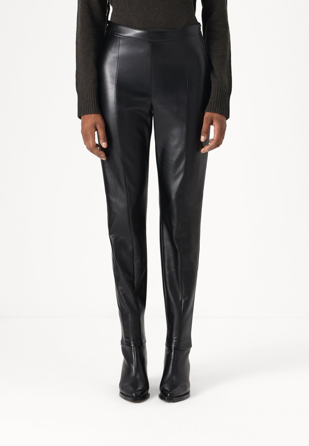 

Брюки PANTALONI TROUSERS Patrizia Pepe, черный