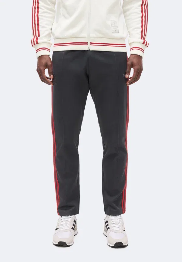 Спортивные штаны River Plate, посвященные 125-летию клуба - клубная одежда Adidas Originals