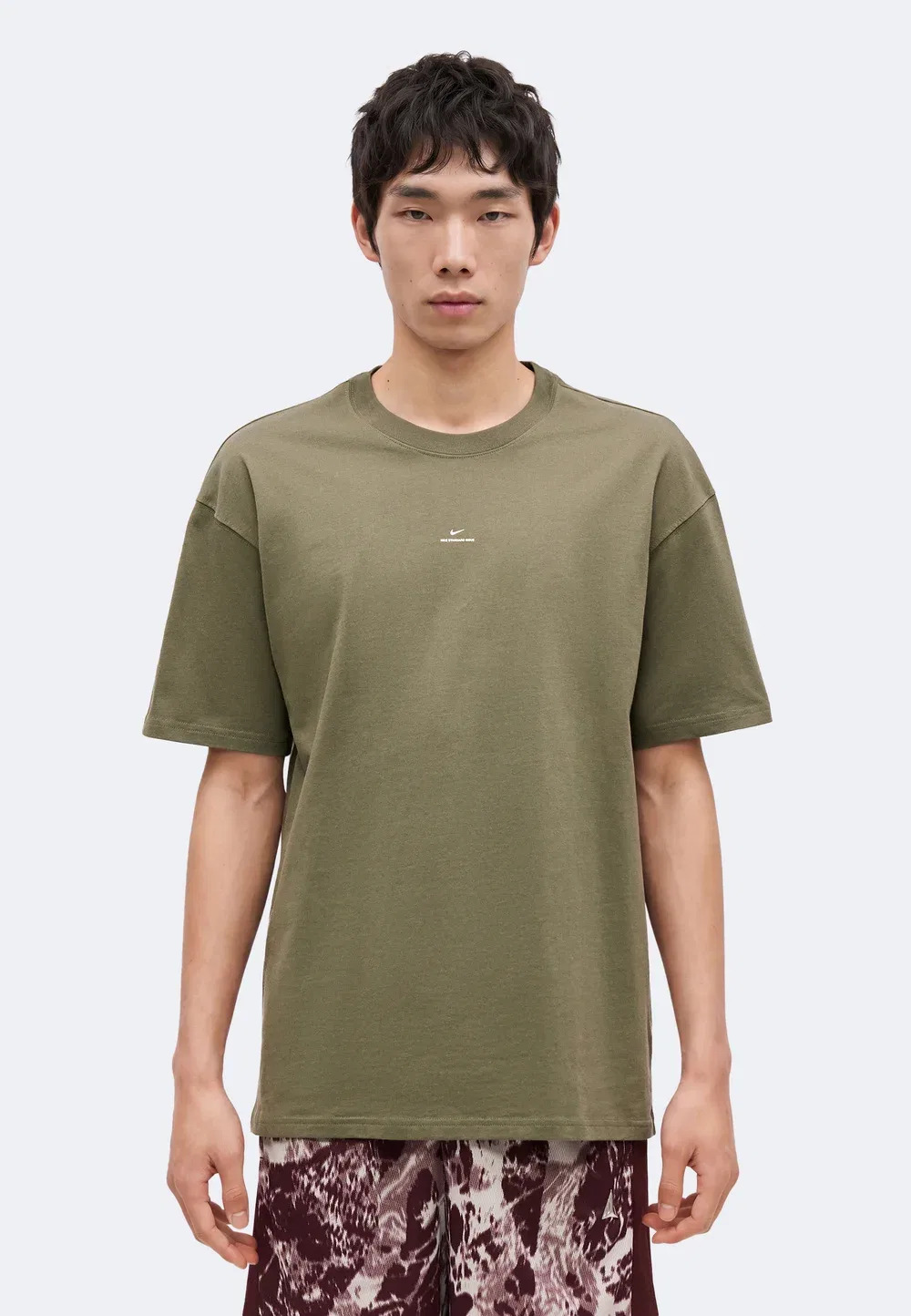 Стандартная спортивная футболка Nike Performance, Medium Olive/Pale Ivory