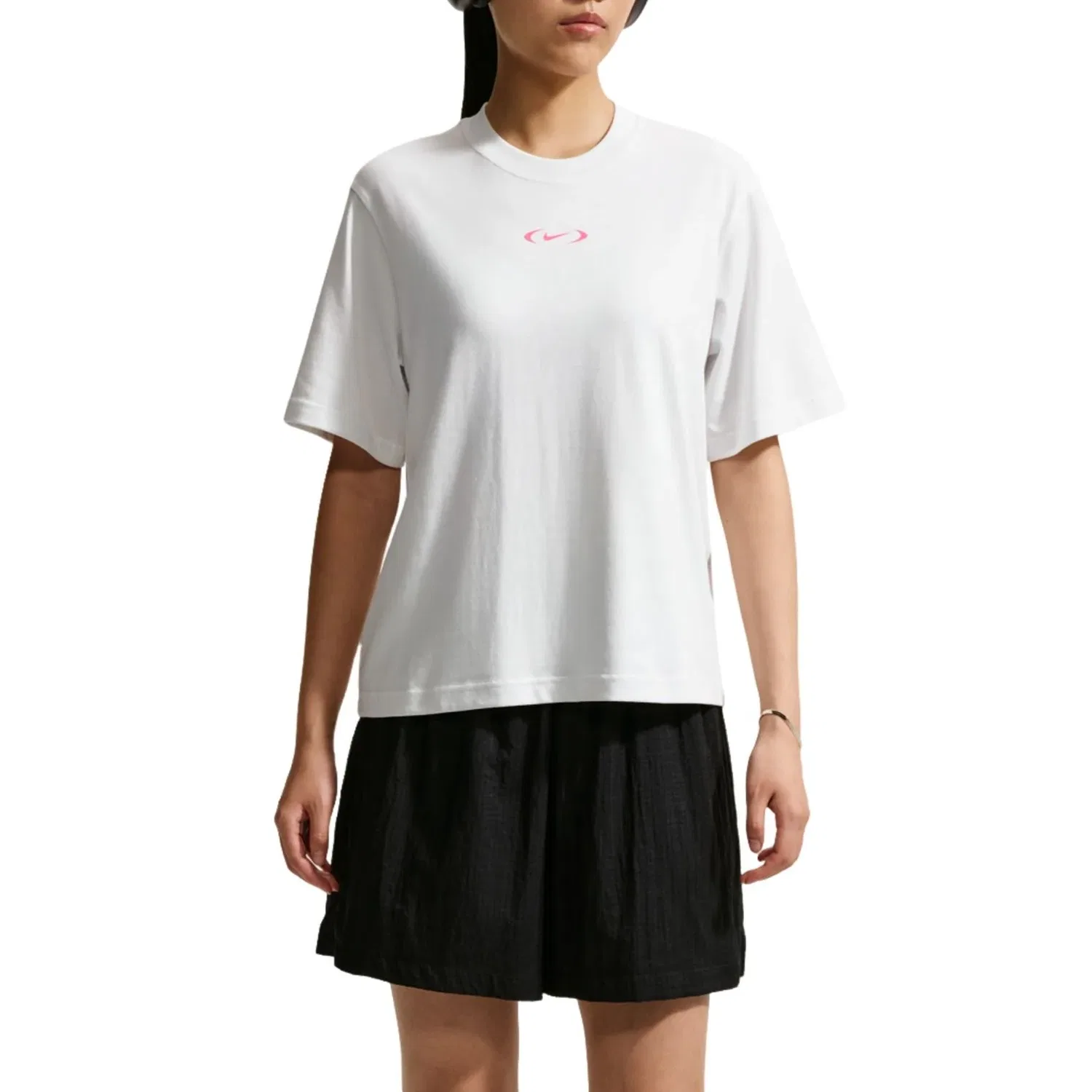 Женская футболка Boxy Fit T-Shirt Asia Sizing 'White' Nike, белый — фото 3