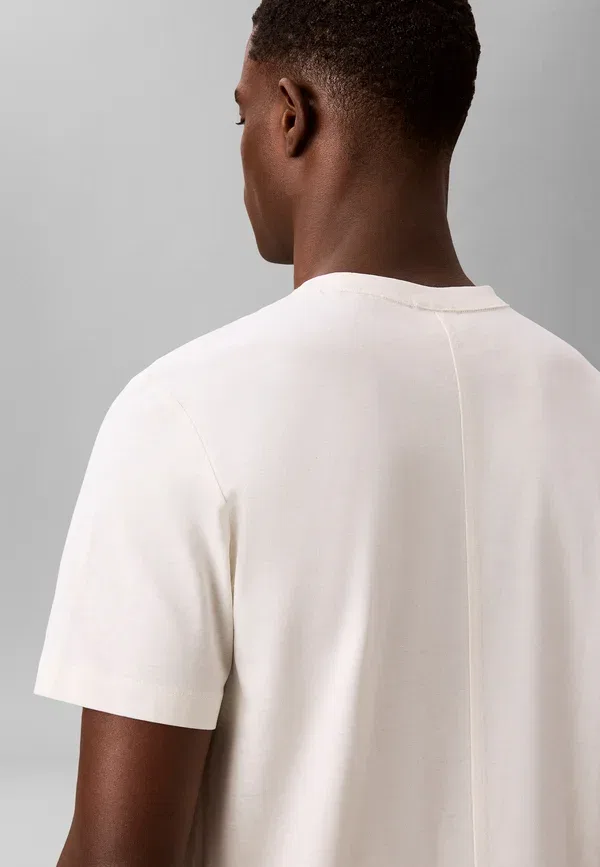 Футболка с круглым вырезом - простая футболка Calvin Klein, цвет tofu — фото 4