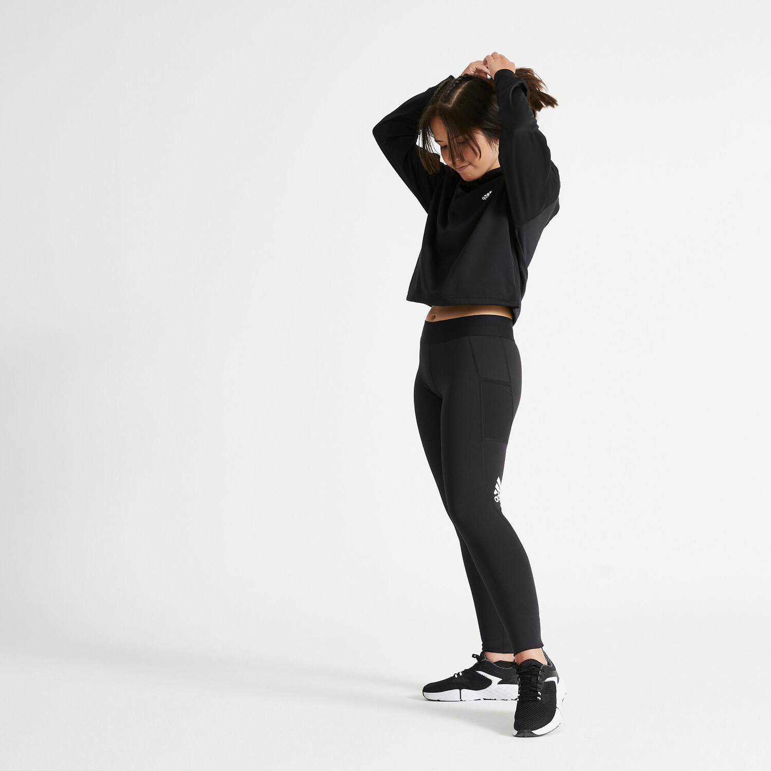

Толстовка с капюшоном фитнес женская черная ADIDAS