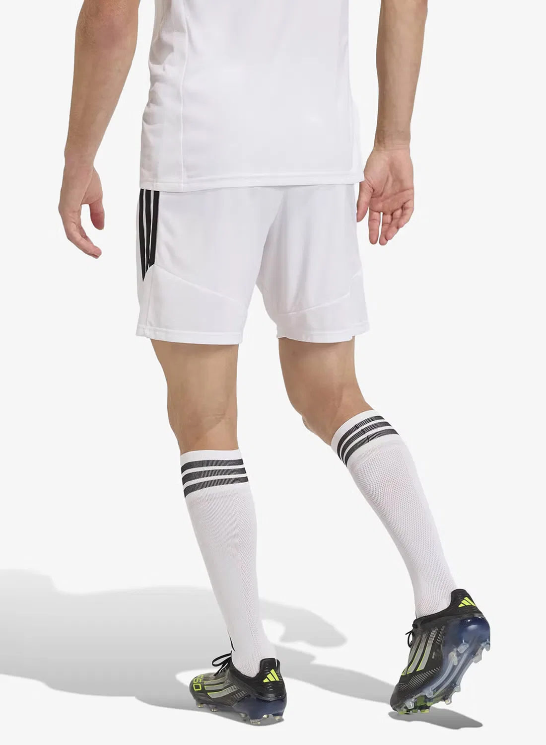 Шорты футбольные с технологией Climacool Tiro26L Adidas, белый — фото 2
