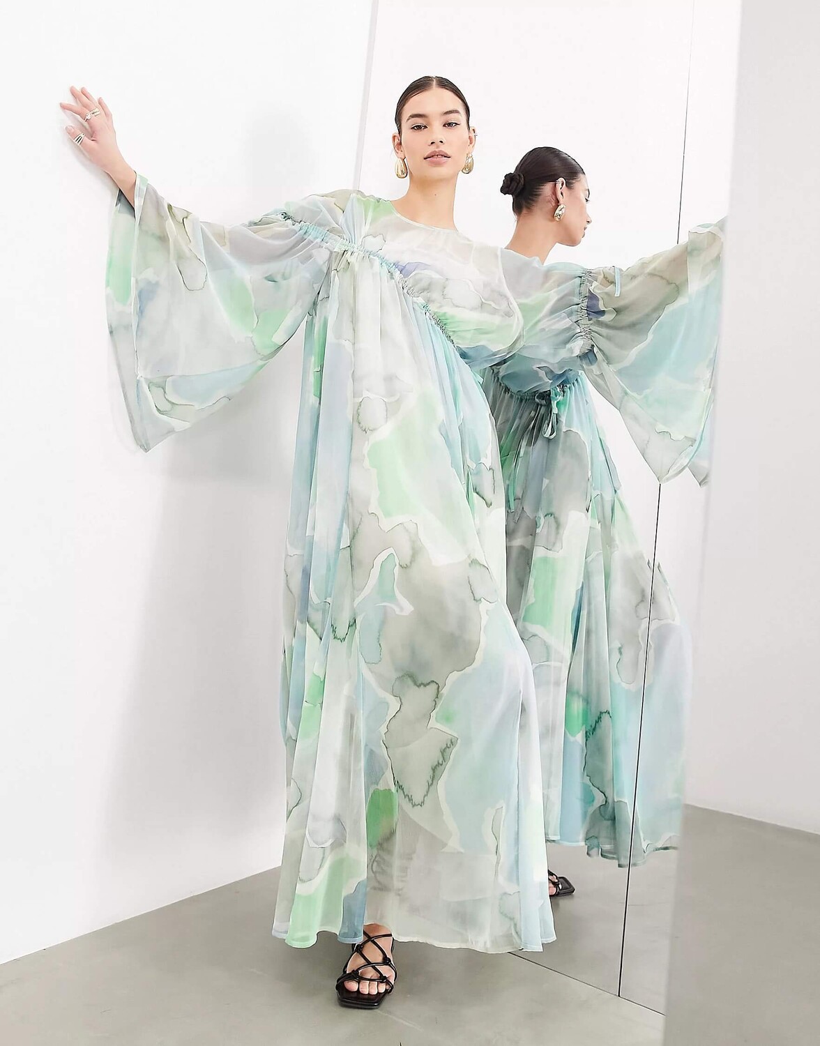 

Платье-макси Asos Edition Long Sleeve Chiffon With Gathered Detail, голубой/зеленый