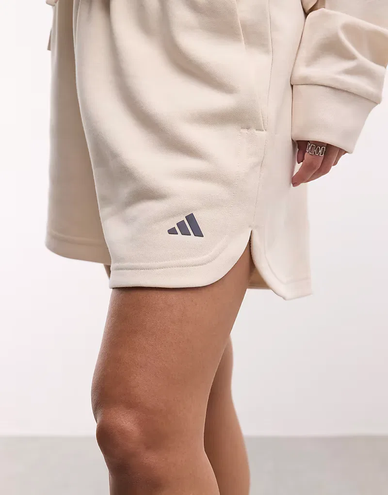 Шорты Adidas Performance Three Stripes Studios, кремовый — фото 2