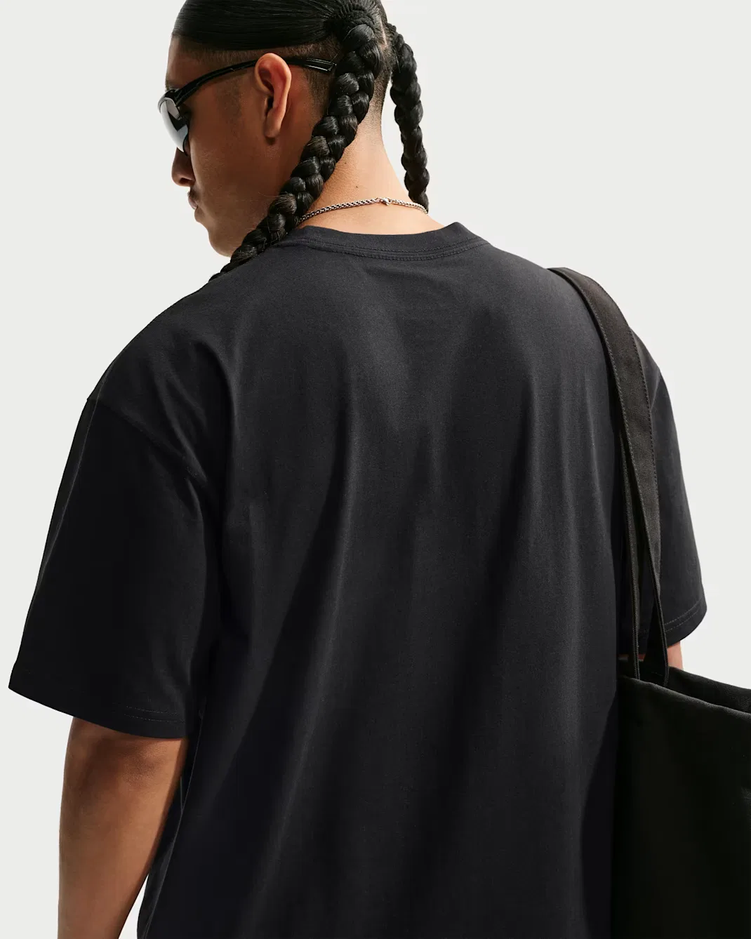 Мужская свободная футболка Nike Sportswear, Black/White — фото 2