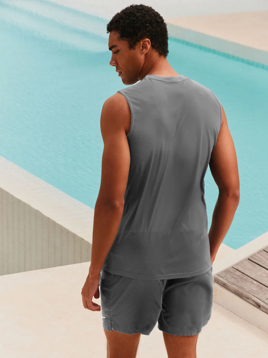 Рашгард с защитой от солнца Nike Essentials, серый — фото 2