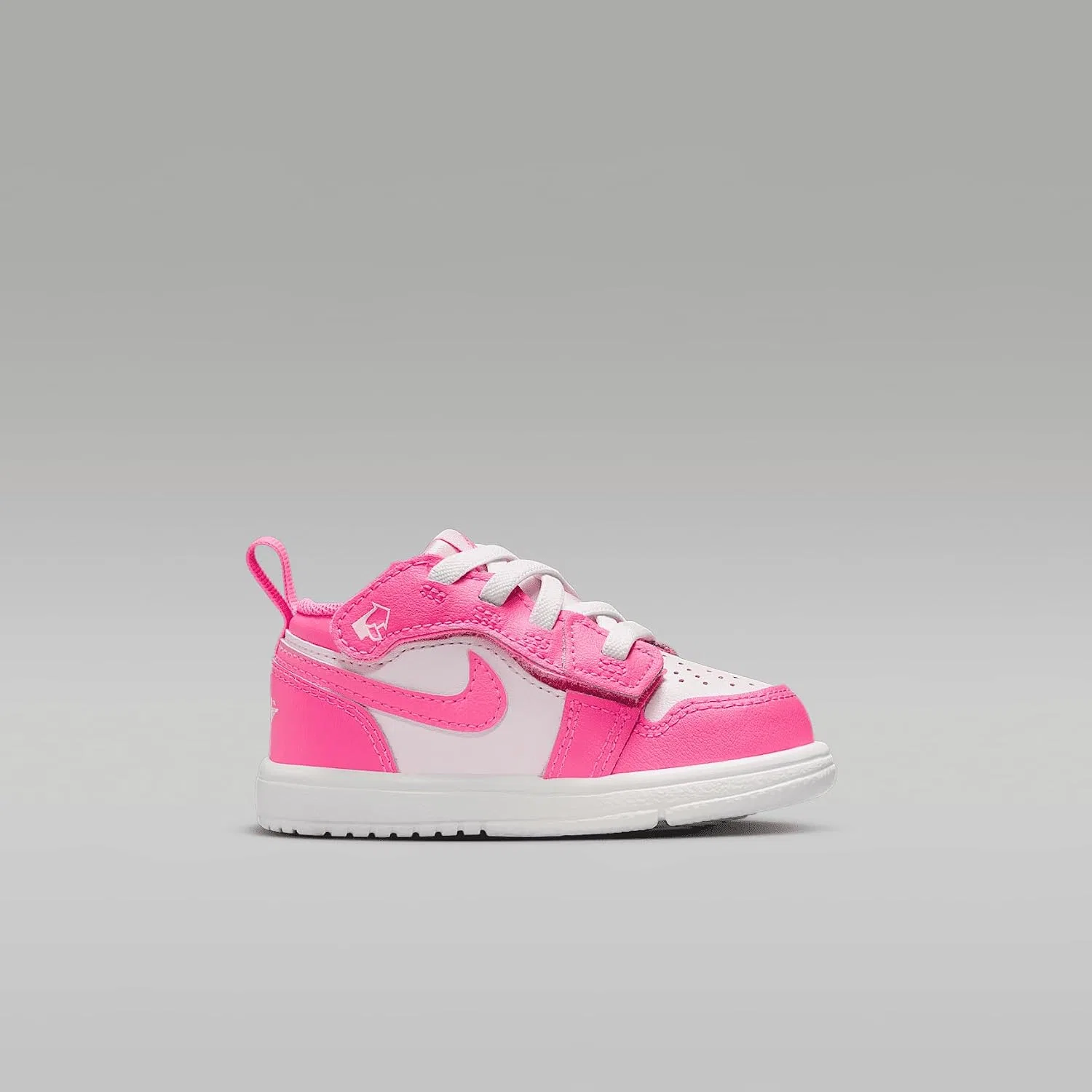 Детские кроссовки для мальчиков с низким верхом Jordan 1 Low Alt AIR JORDAN, Pink Foam/Hyper Pink — фото 3