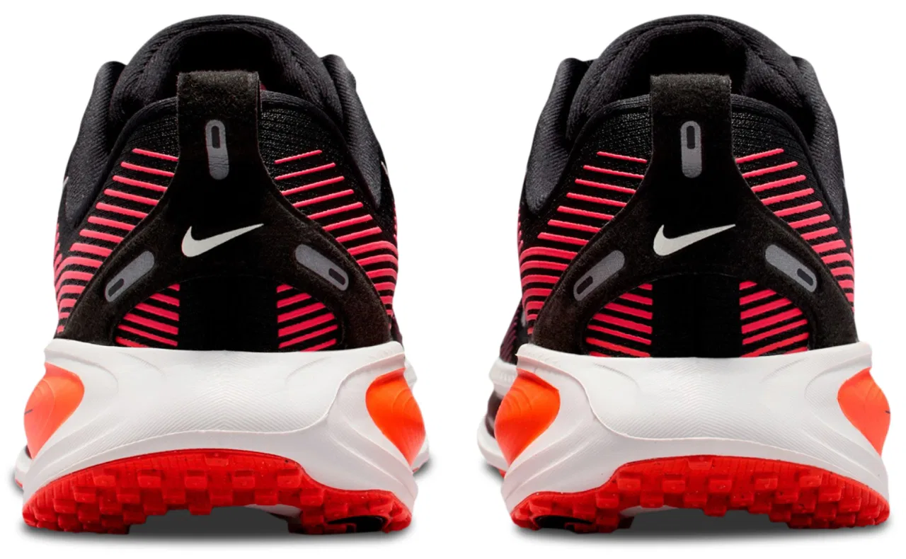 Кроссовки для девочек Vomero 18 Nike, цвет Crimson/Black/Summit White — фото 3