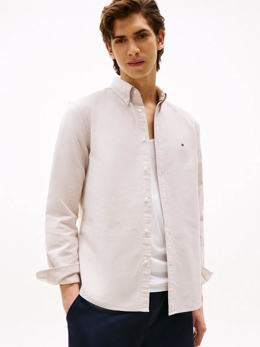 Рубашка TOMMY HILFIGER Regular fit на пуговицах, цвет хаки, с вышивкой флага — фото 2