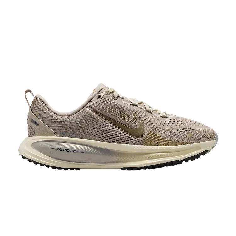Кроссовки Nike Vomero 18 GS 'Cream Coconut Milk'