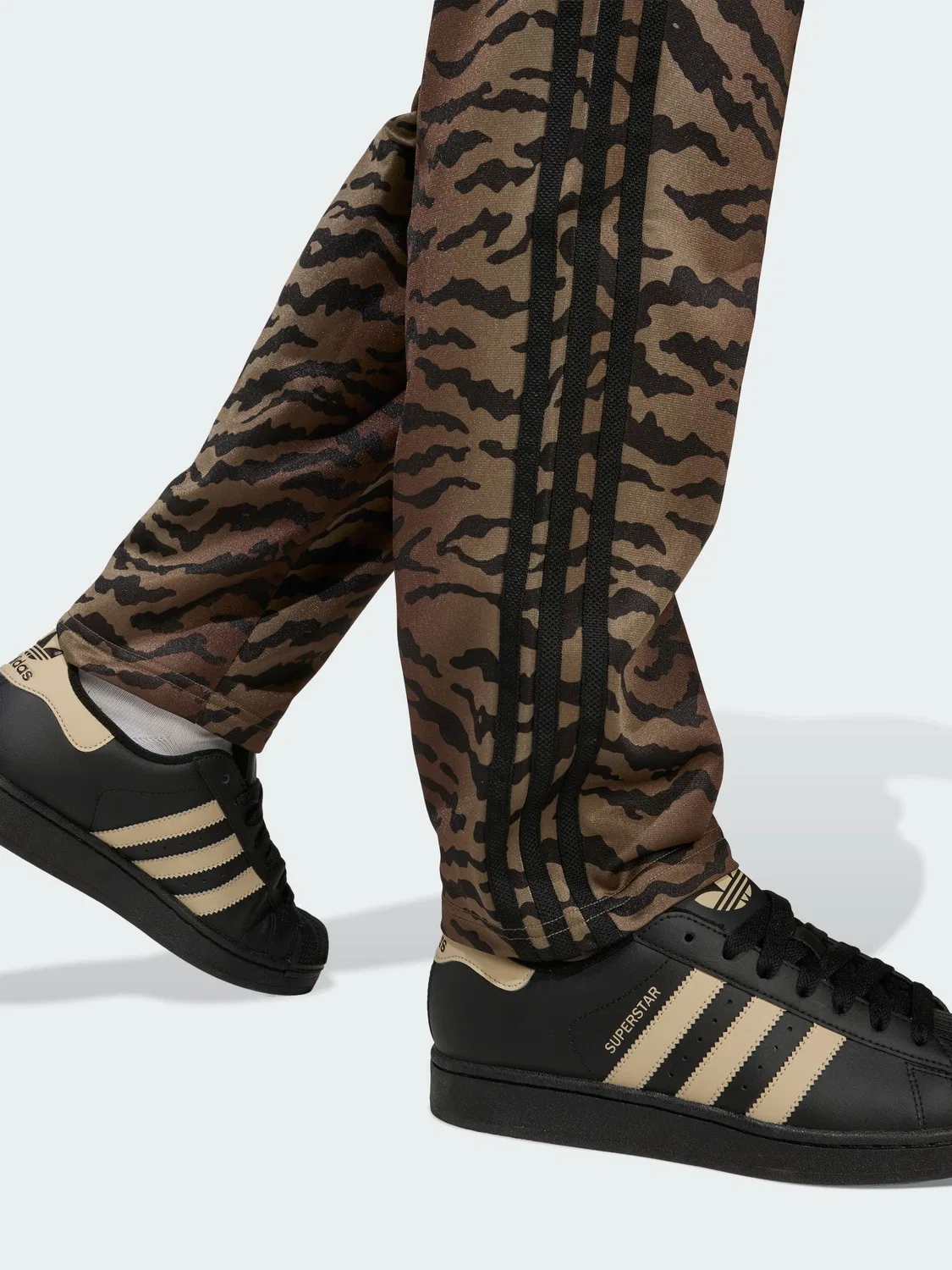 Спортивные штаны Firebird с принтом, adidas Originals, Animal Print — фото 3