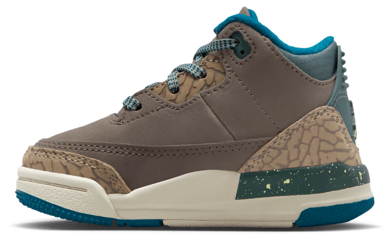 Кроссовки для мальчиков Retro 3 UNI Jordan, цвет Olive Grey/Khaki/Green Abyss — фото 2