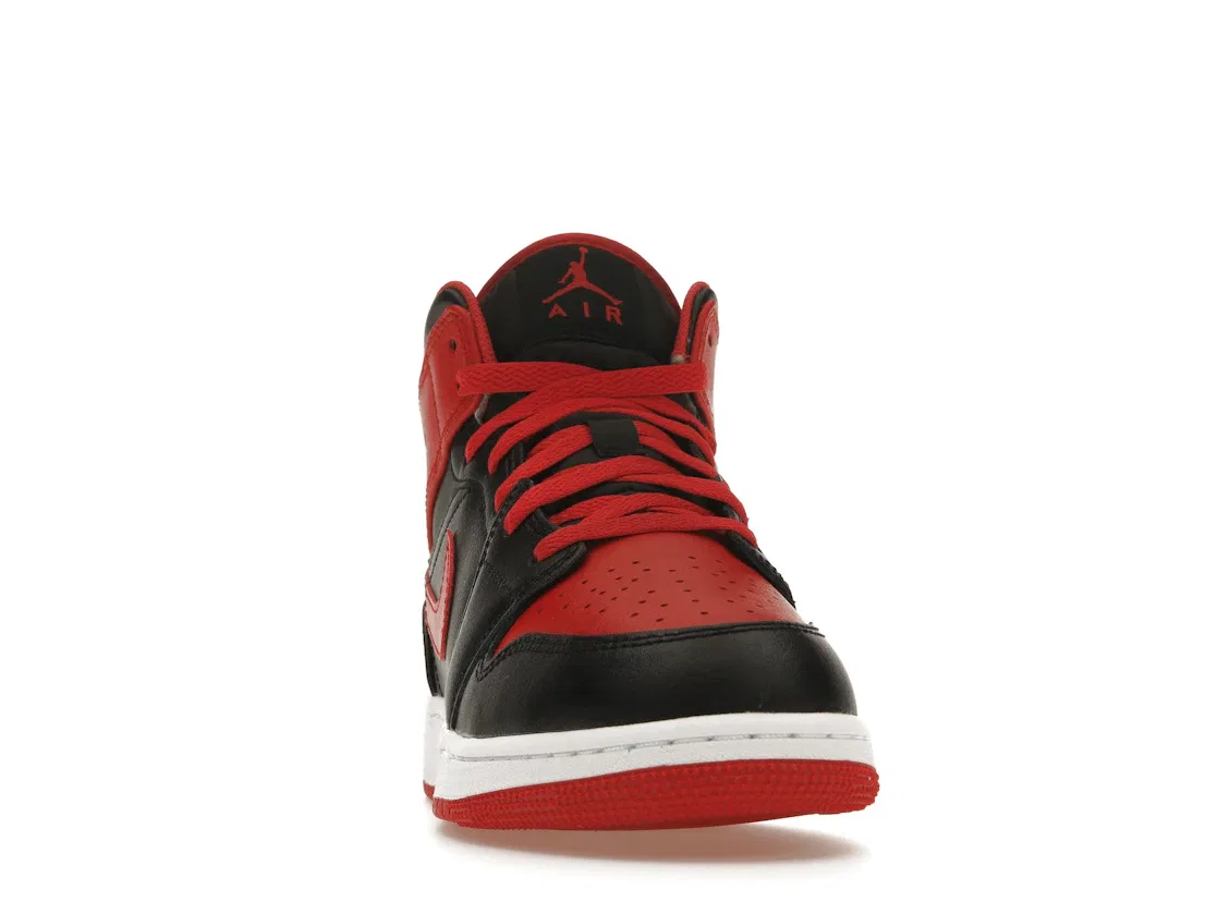 Детские кроссовки для мальчиков с высоким берцем Jordan 1 Mid Jordan, Black/Fire Red/White — фото 2