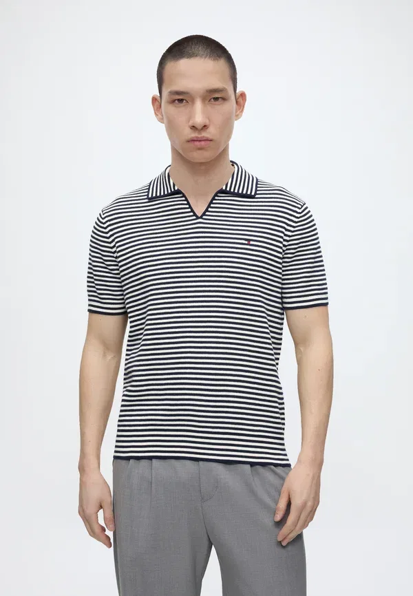 Футболка с V-образным вырезом Seasonal Structure Jonny Elevated Essentials Tommy Hilfiger Carbon Navy, Ivory Petal, синий