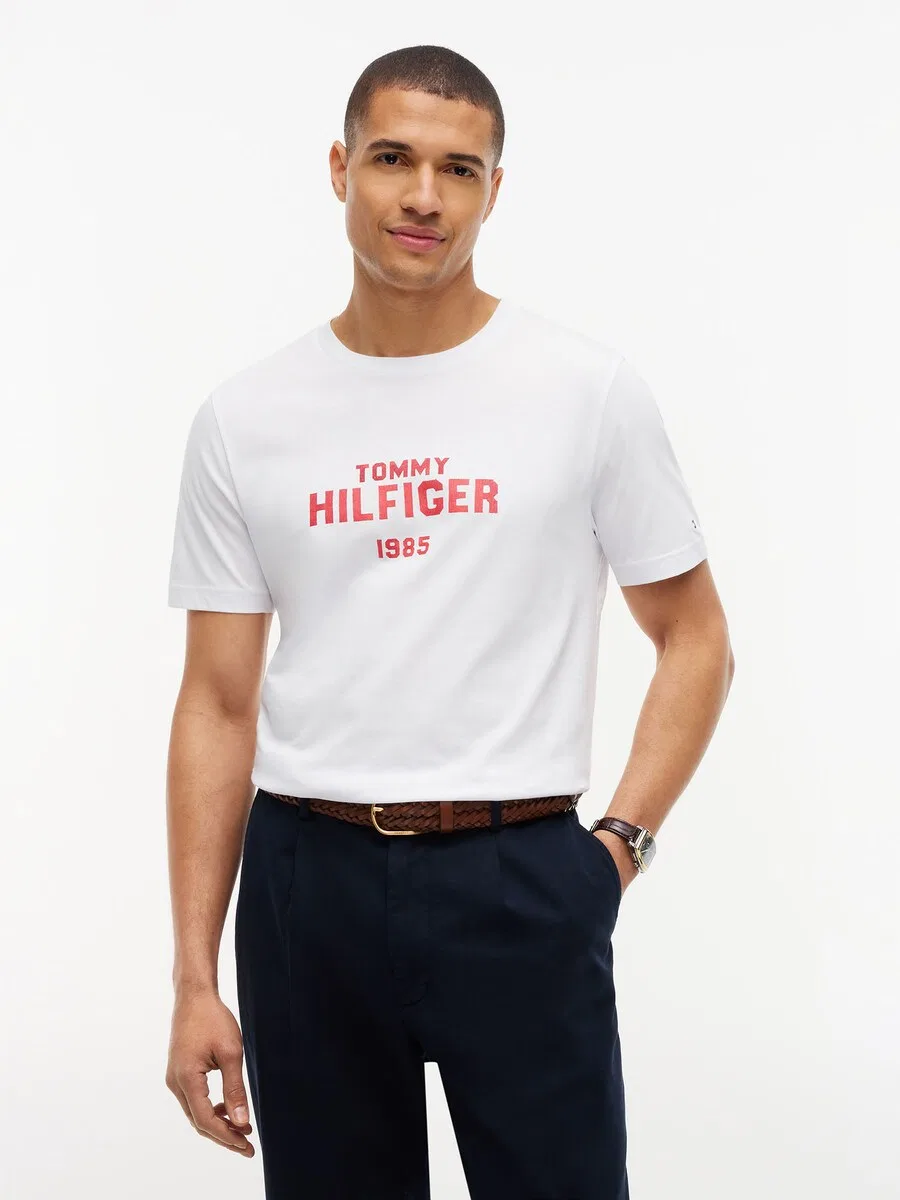Футболка TOMMY HILFIGER Brand Love белого цвета — фото 2