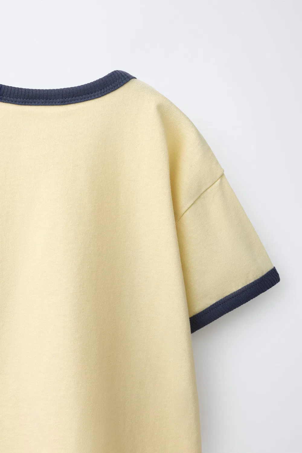 Футболка с принтом "Желтая подводная лодка" группы The Beatles ZARA, Light yellow — фото 4