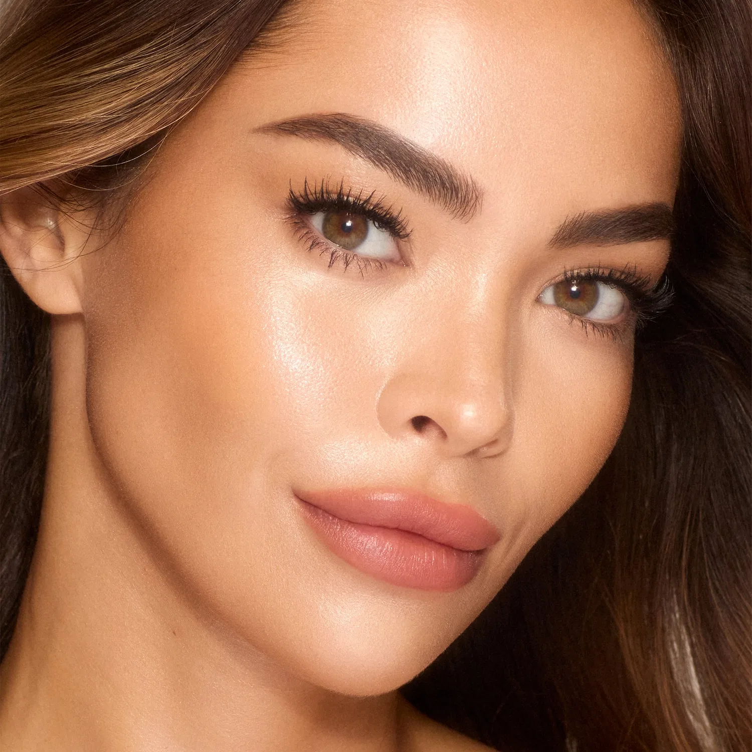 Тональный стик Unreal Skin Sheer Glow Tint Charlotte Tilbury, 10 г, Shade 6 Medium — фото 3