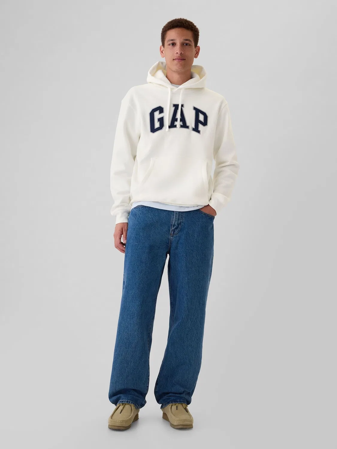 Худи из мягкого хлопка, модель VintageSoft Arch Logo Gap, белый — фото 3