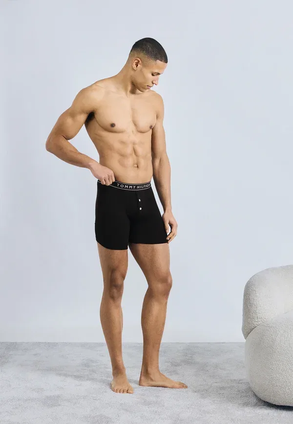 Боксеры из хлопка и эластана 2-pack Essential Boxer Briefs Tommy Hilfiger, черный