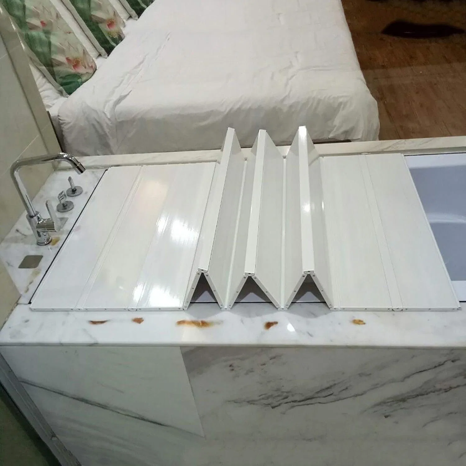 Ванное полотенце с антипылевой складной крышкой, из экологичного ПВХ, 109×75×0,6 см, Weiß Generisch — фото 3