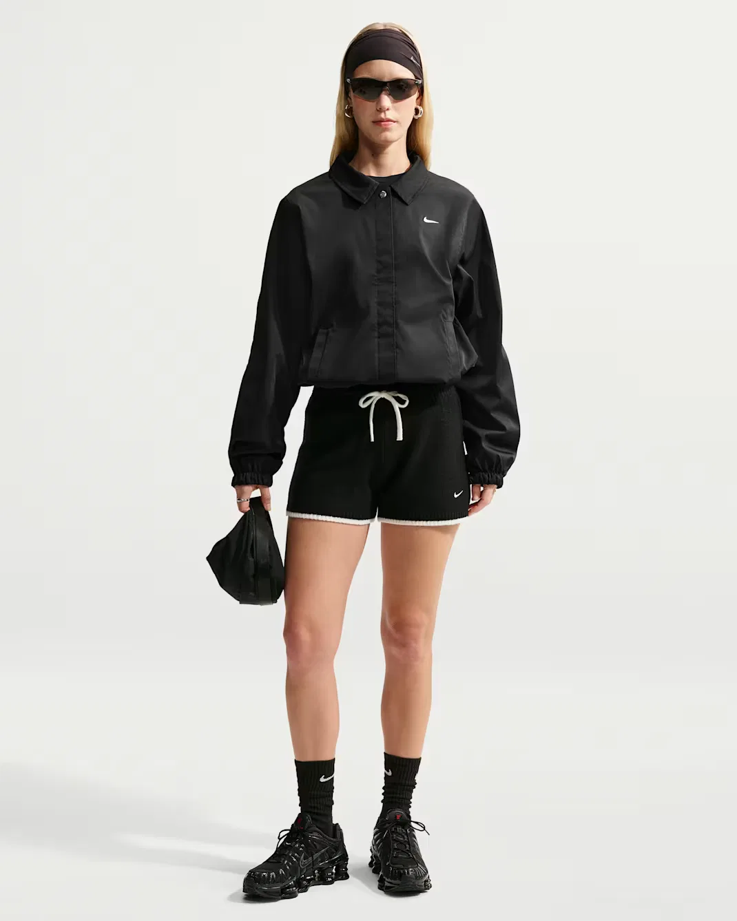 Женская свободная куртка-бомбер Nike Sportswear, Black/Sail — фото 4