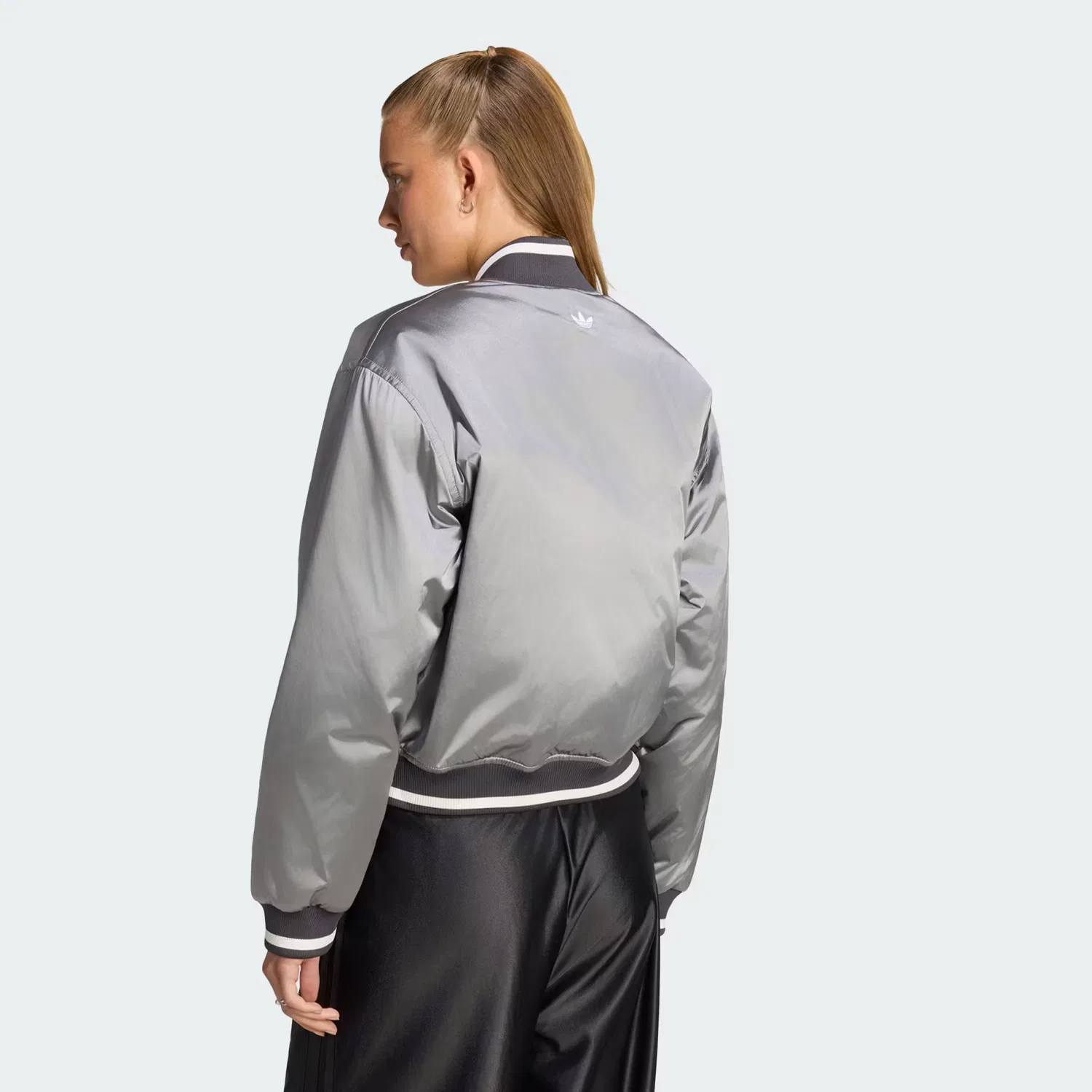 Женская куртка-бомбер двусторонняя Reversible Metallic Bomber Jacket Adidas Originals, Iron Metallic/Cloud White/Utility Black — фото 3