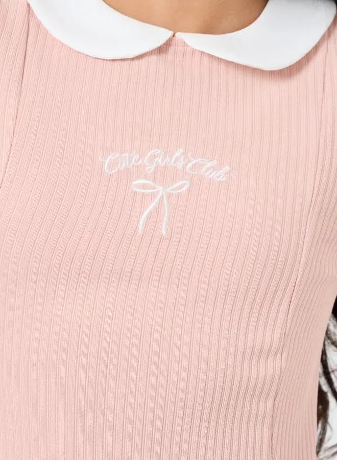 Платье-трапеция трикотажное с фактурной вязкой Teen textured knit dress Styli, светло-розовый — фото 3
