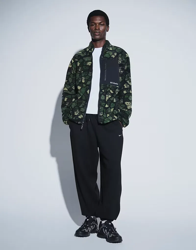 Спортивные брюки Nike Solo Fleece прямого кроя с манжетами, черный