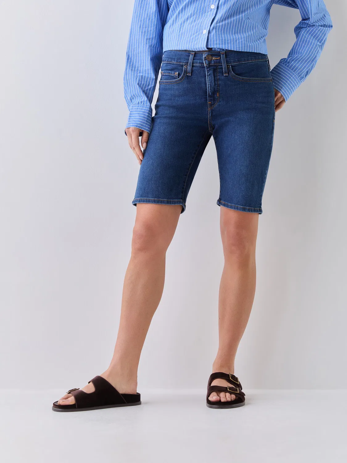 Шорты бермуды shaping Levi's, темно-синий — фото 2