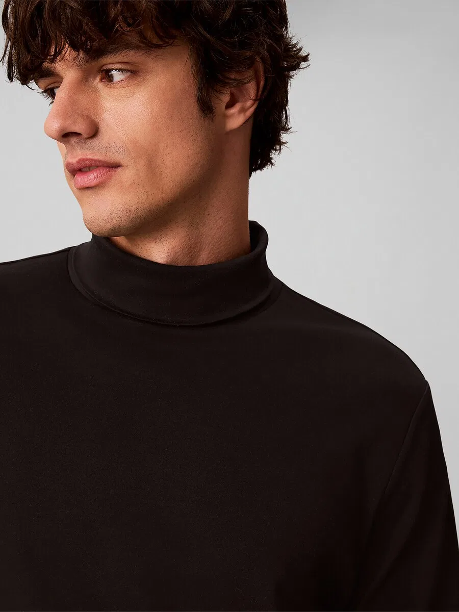 Футболка Calvin Klein черного цвета — фото 3