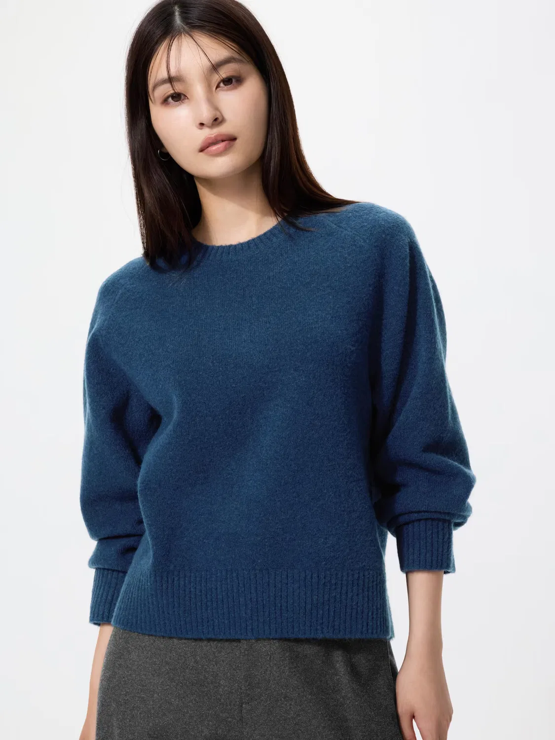 Свитер Uniqlo, из пряжи «суфле», синий