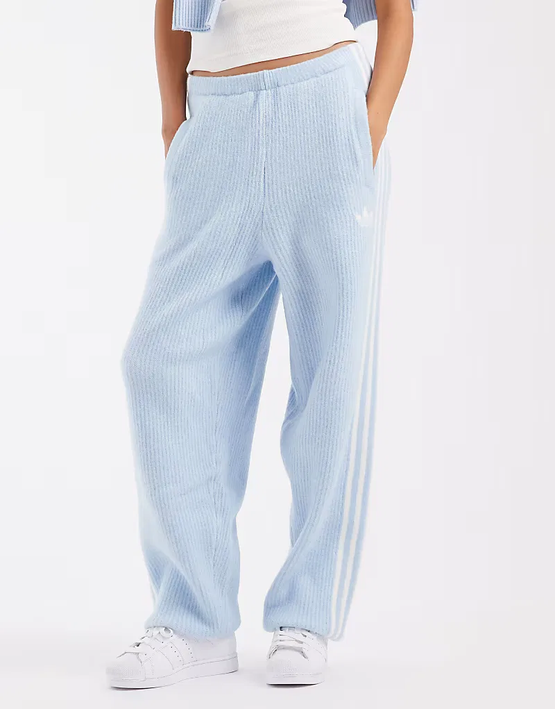 Вязаные спортивные брюки Adidas Originals x Jennie с отворотами, нежно-голубой — фото 3
