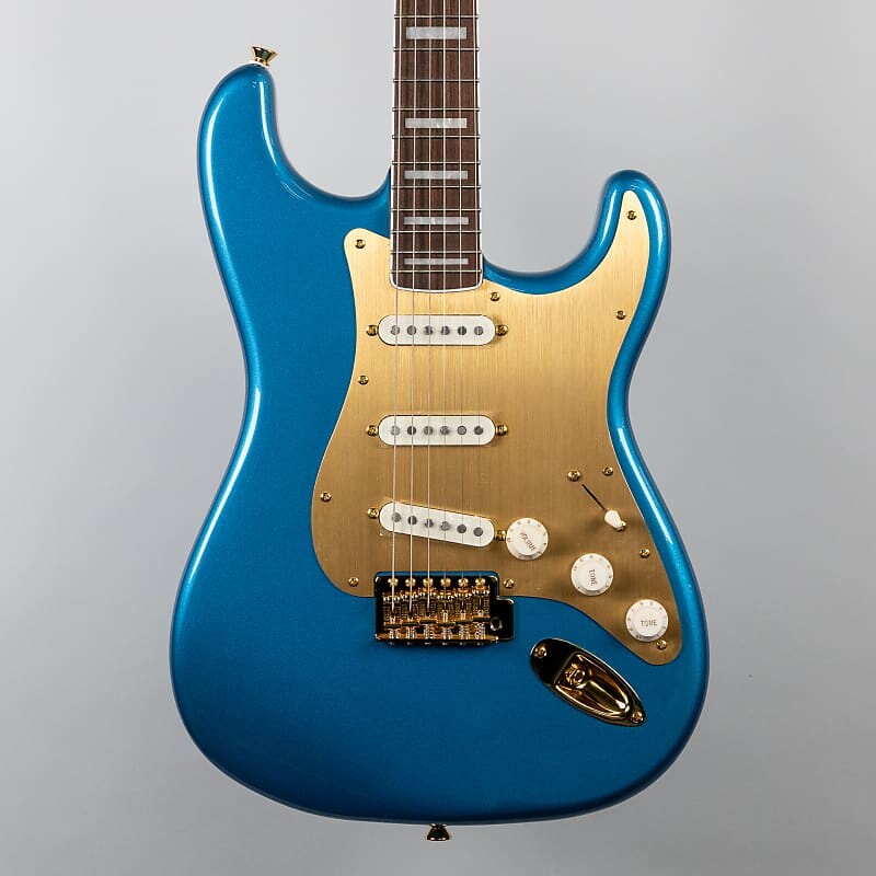 

Squier 40th Anniversary Stratocaster, Gold Edition в цвете Lake Placid Blue SQ-0379410502