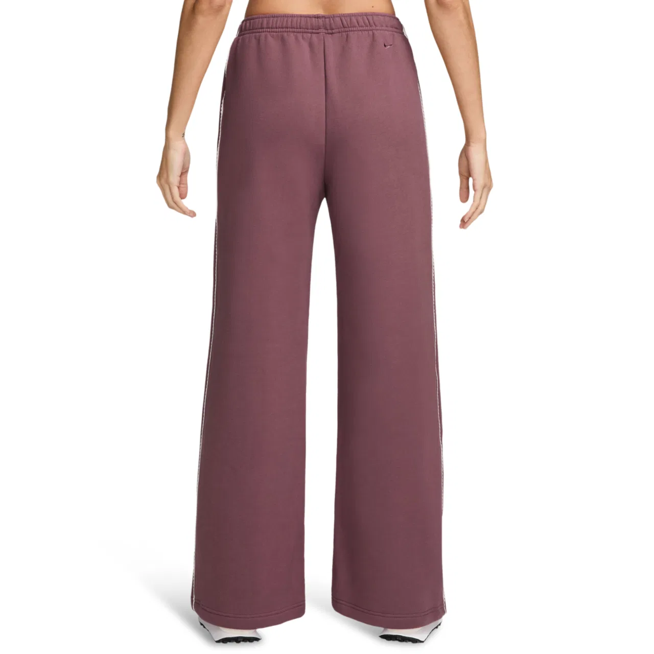 Женские широкие брюки из футера с фигурным низом Nike Studio Fleece Scallop Wide Leg, Pink/White/Pink — фото 2