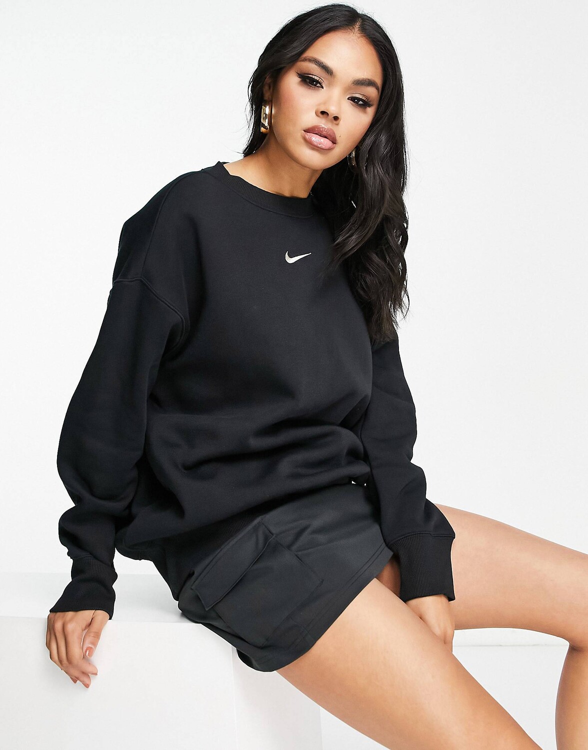 

Черная толстовка с круглым вырезом и парусиной Nike mini swoosh, Черный, Черная толстовка с круглым вырезом и парусиной Nike mini swoosh