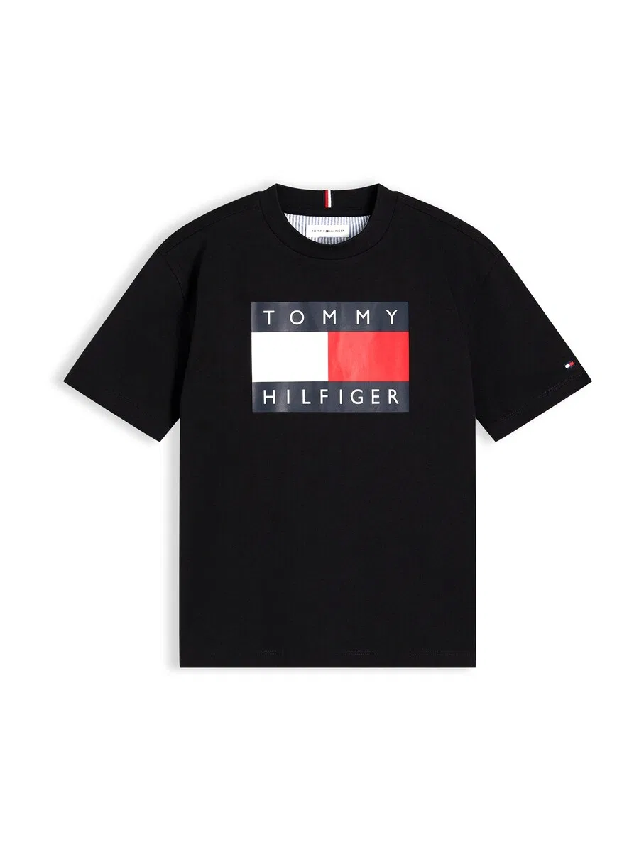 Футболка TOMMY HILFIGER с логотипом «Флаг» черного цвета