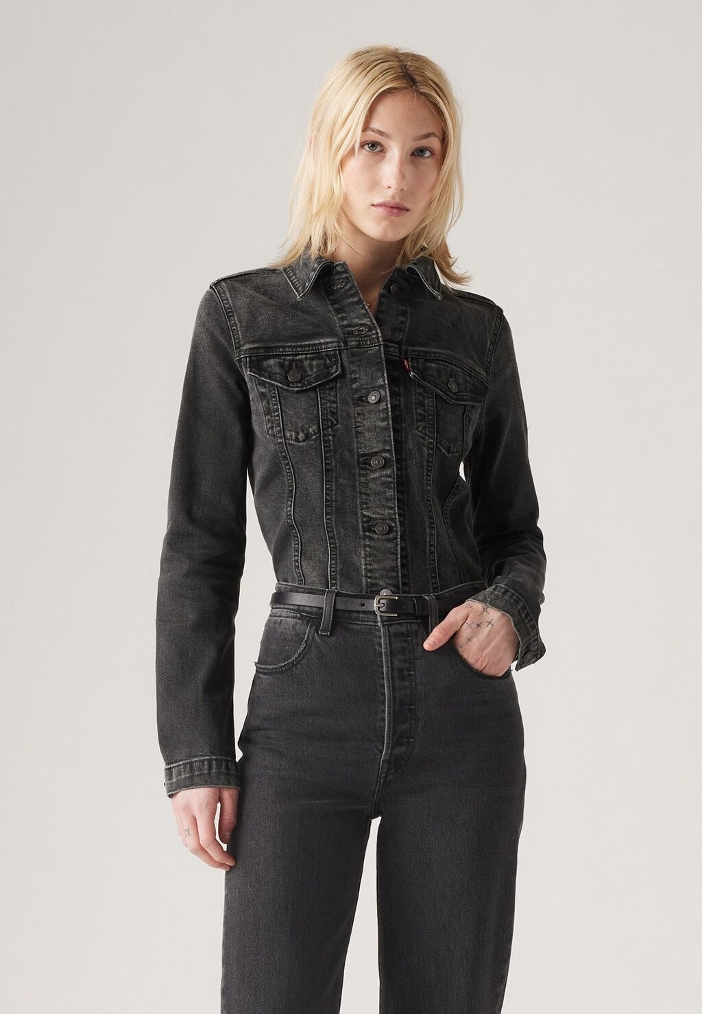 

Джинсовая куртка TAILORED SLIM TRUCKER Levi's, темно-синий