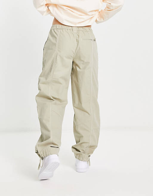 

Брюки карго с карманами цвета хаки ASOS DESIGN