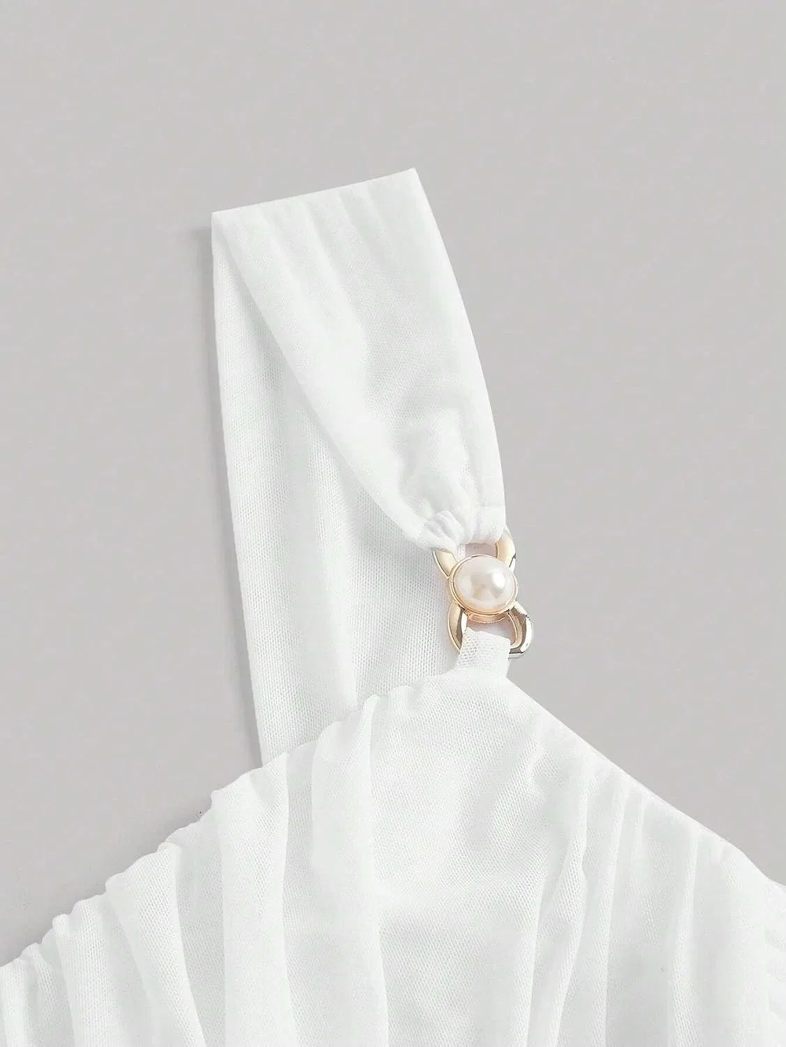 Женское облегающее короткое платье-комбинация с драпировкой, White — фото 4