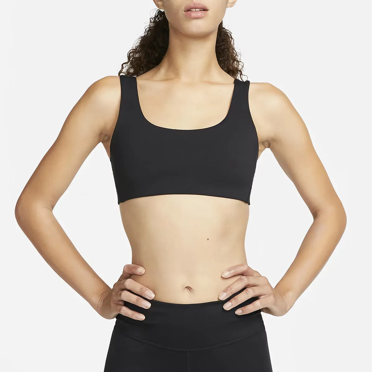 

Alate All U женский топ Nike, чёрный